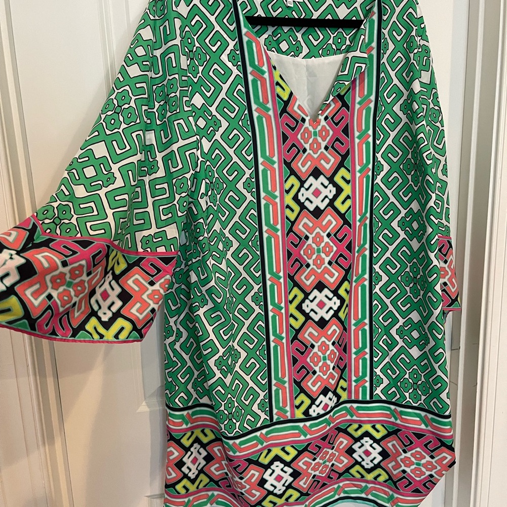 Crown & Ivy Vibrant Geometric Patterned Dress